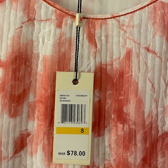 Studio M Women's Rose Print Pleated Crepe Tank Top Cranberry Size S NWT - Picture 3 of 3